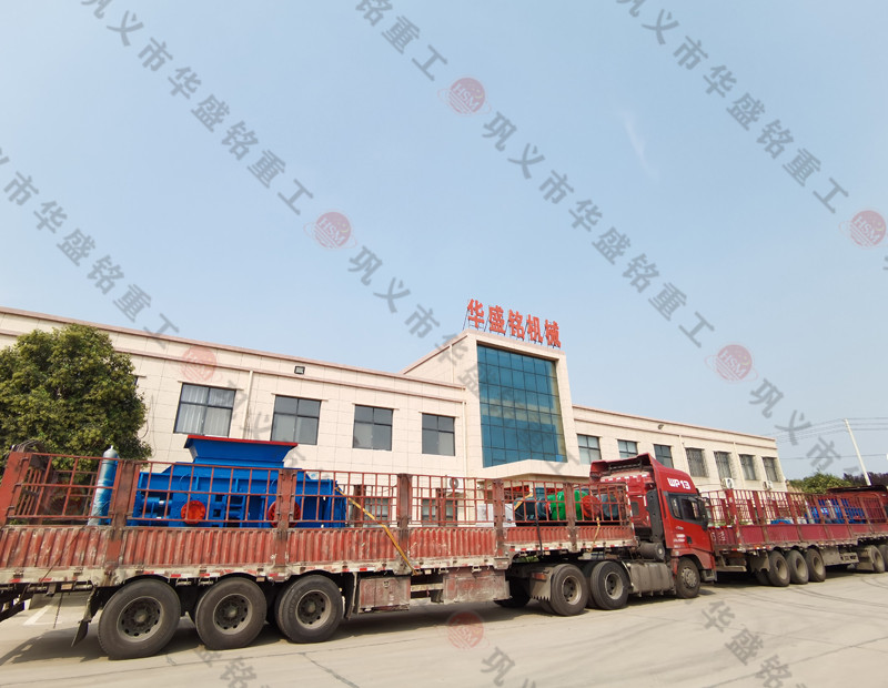 1212型液压对辊天辰注册发往湖南 